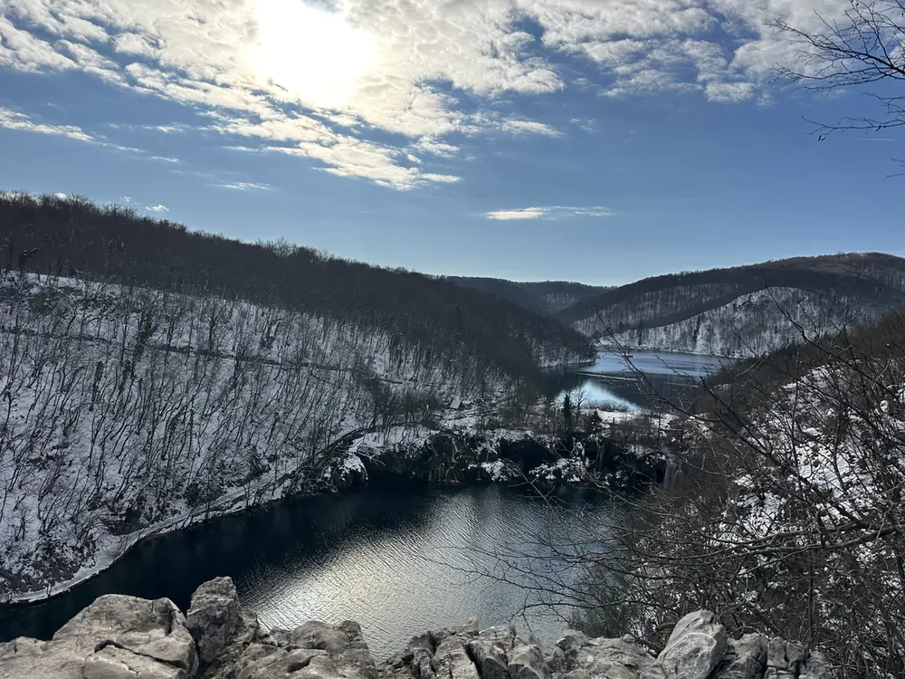 Plitvice's lakes in a snowy canyon